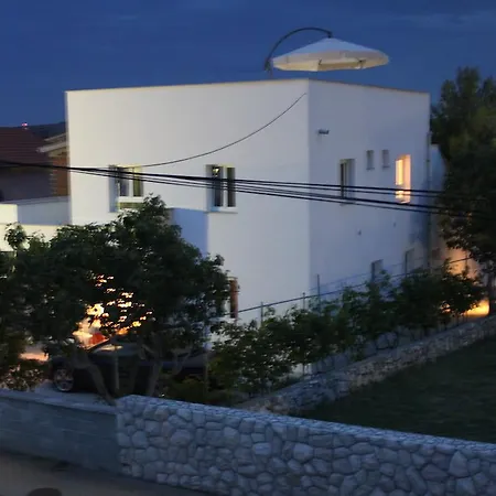 Apartment Ante *