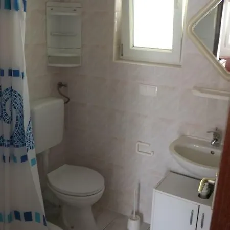 Apartment Ante *